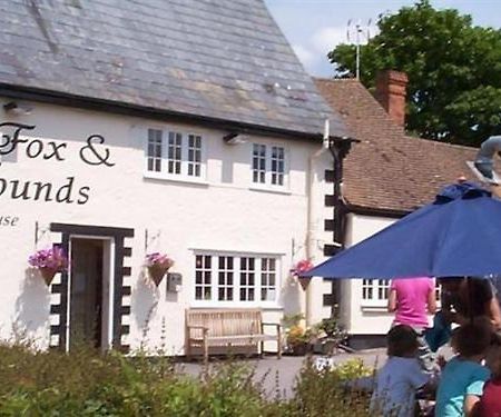 Hotel The Fox & Hounds Faringdon Exterior foto