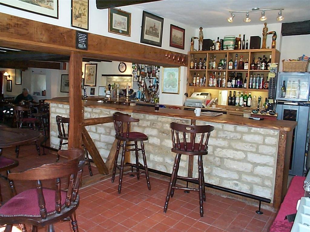 Hotel The Fox & Hounds Faringdon Exterior foto