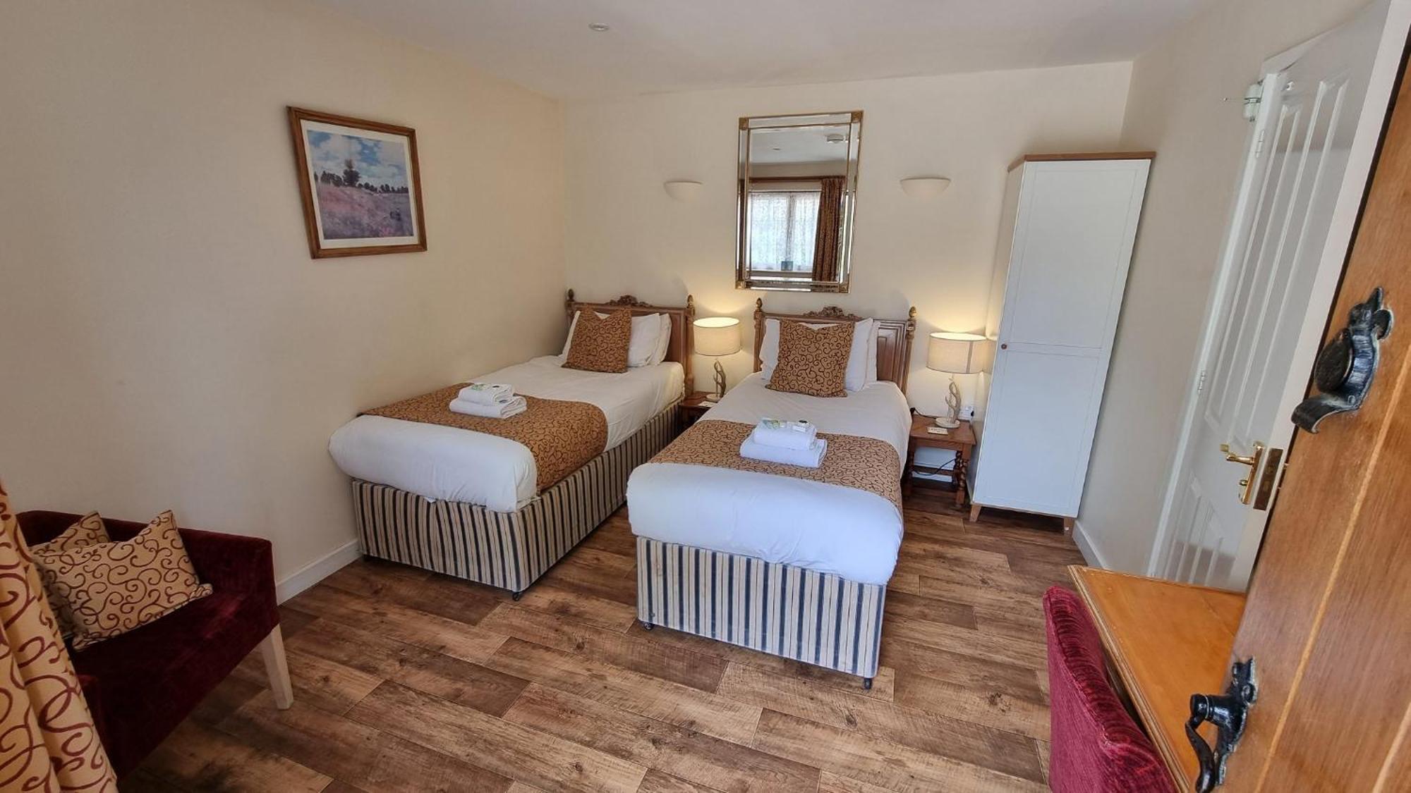 Hotel The Fox & Hounds Faringdon Zimmer foto